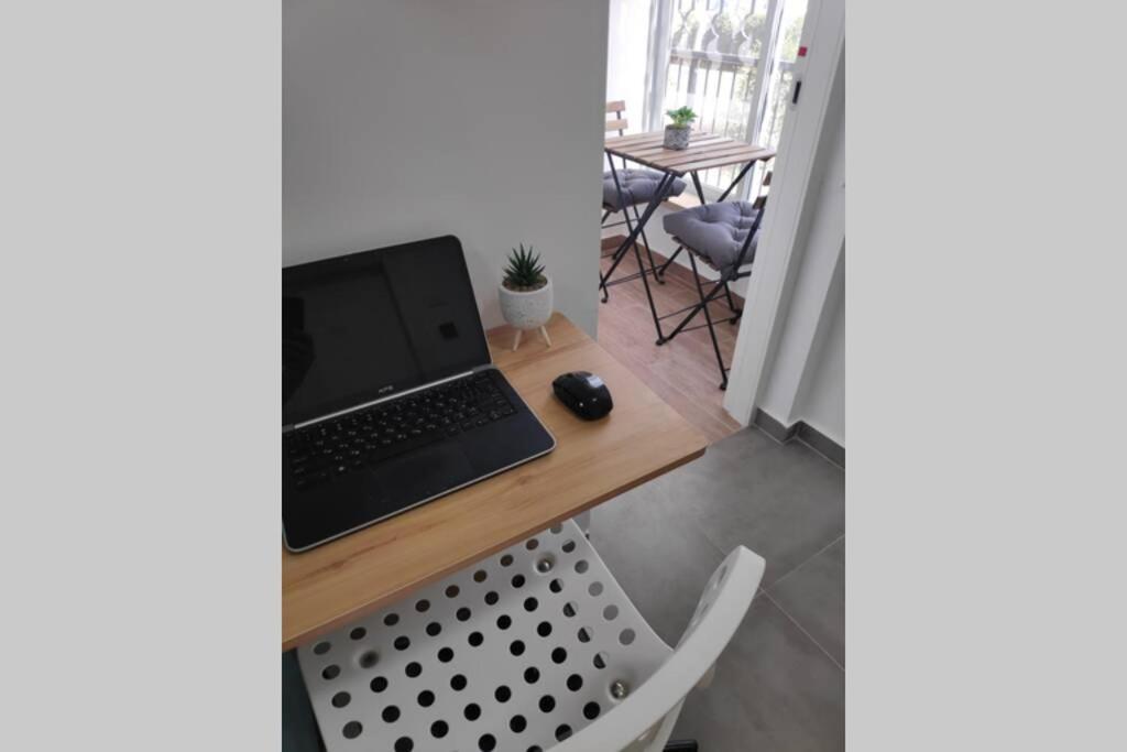 Centrally-Located Quiet Cozy Loft Apartment Beerseba Exterior foto